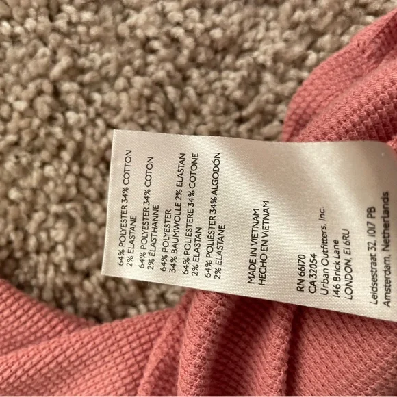 We The Free Fuji Thermal Tee Rose Off-Shoulder Sweater Size Medium - Picture 7 of 8